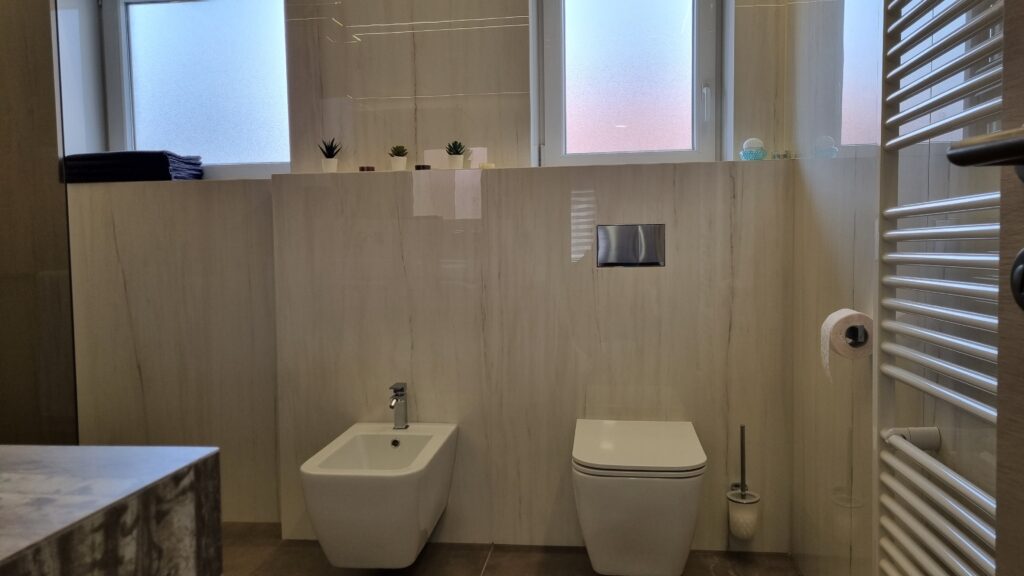 kopalnica, apartma1